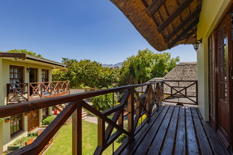 5 Bedroom Property for Sale in Langerug Western Cape